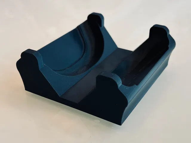 AirPod Max Holder with Integrated Magnets
