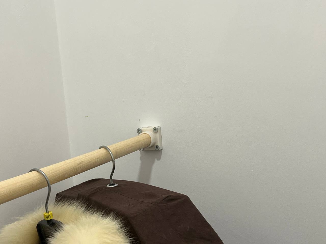 coat hanger hook — thumbnail 3