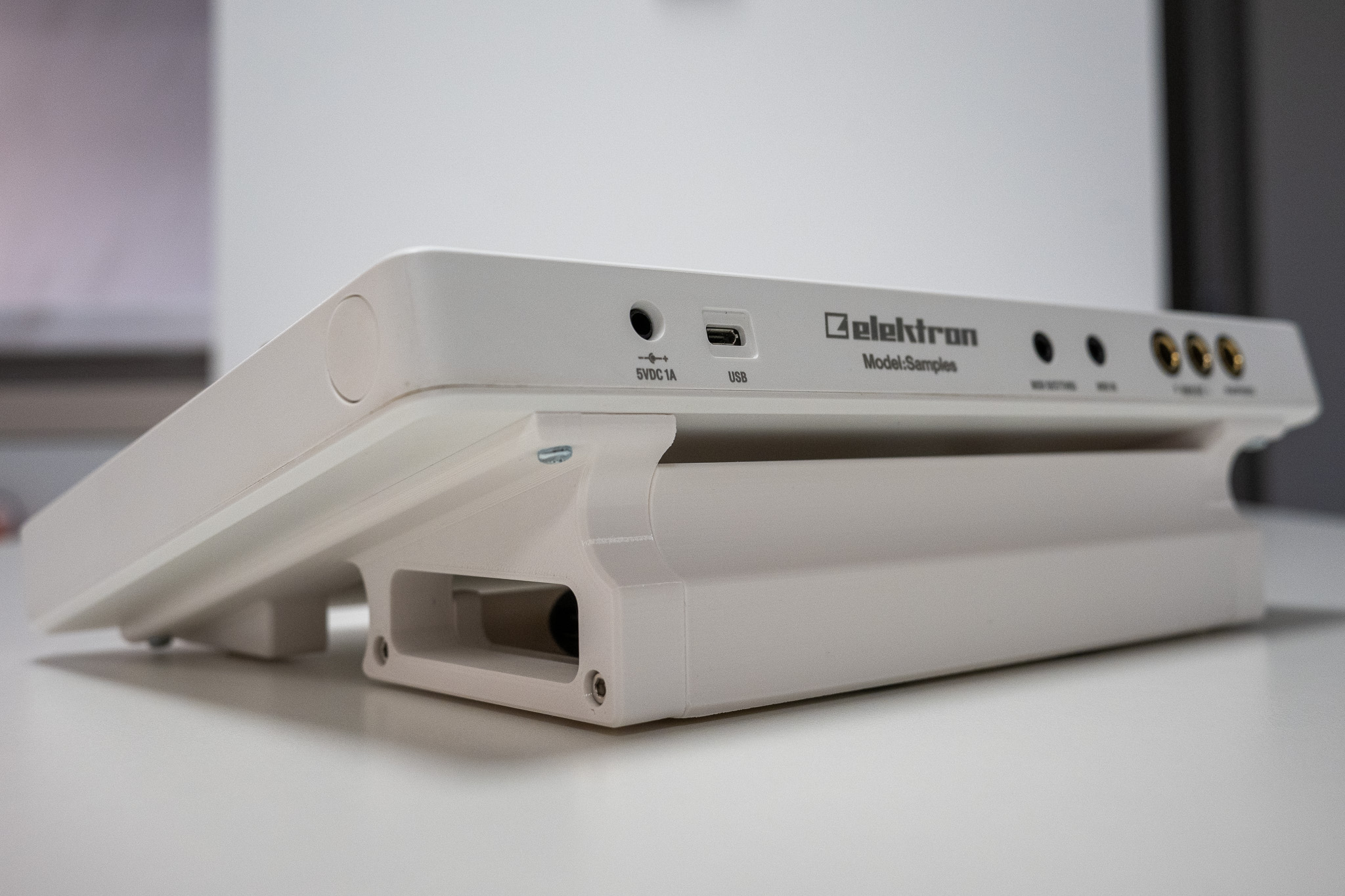 Elektron Model:Samples Stand with Power bank Holder