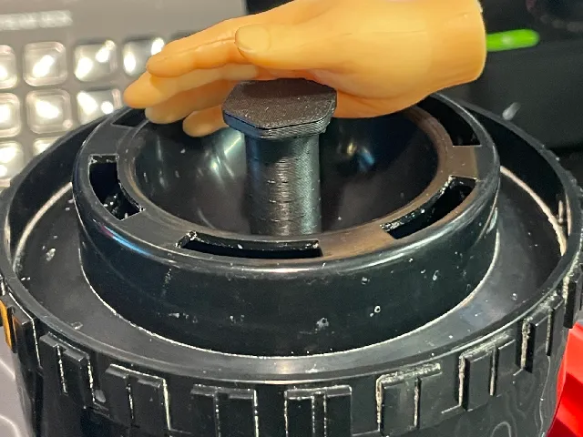 Universal tank agitation knob
