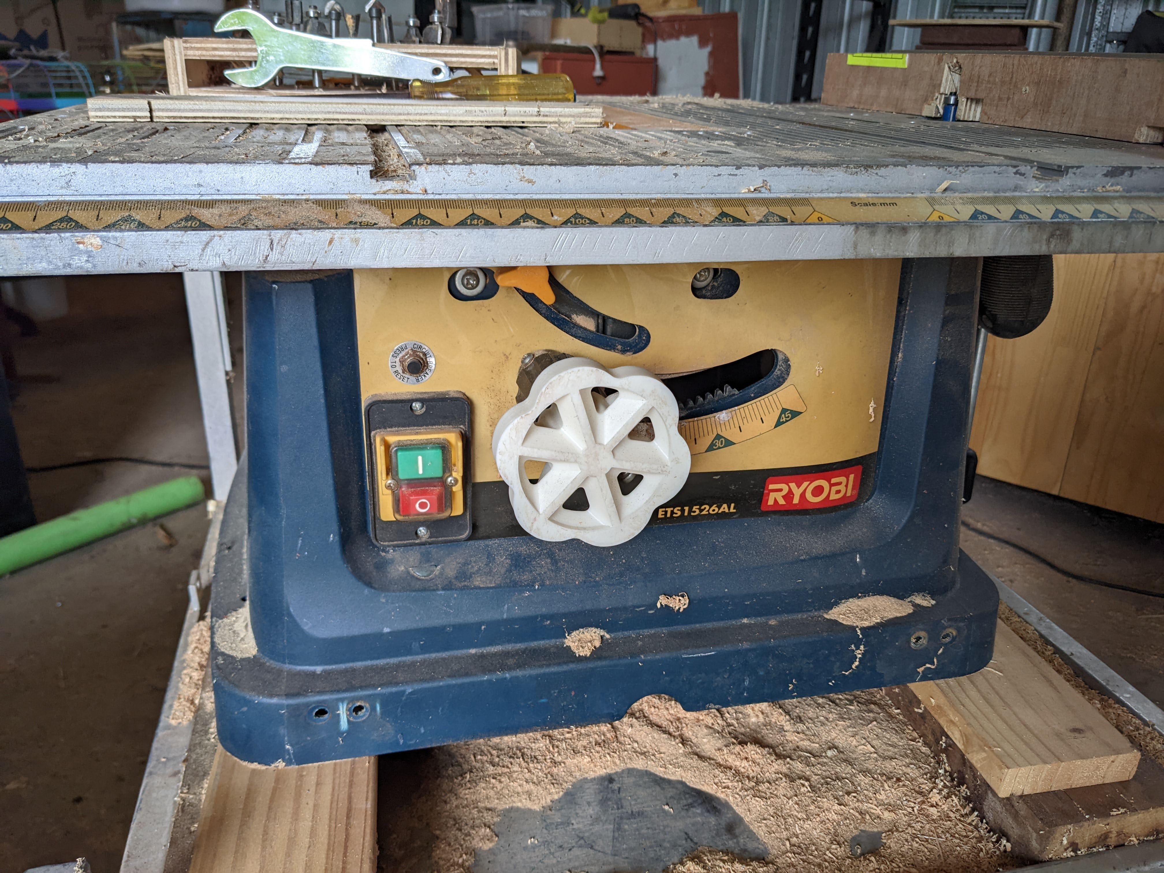 Turning Handle for Table Saw