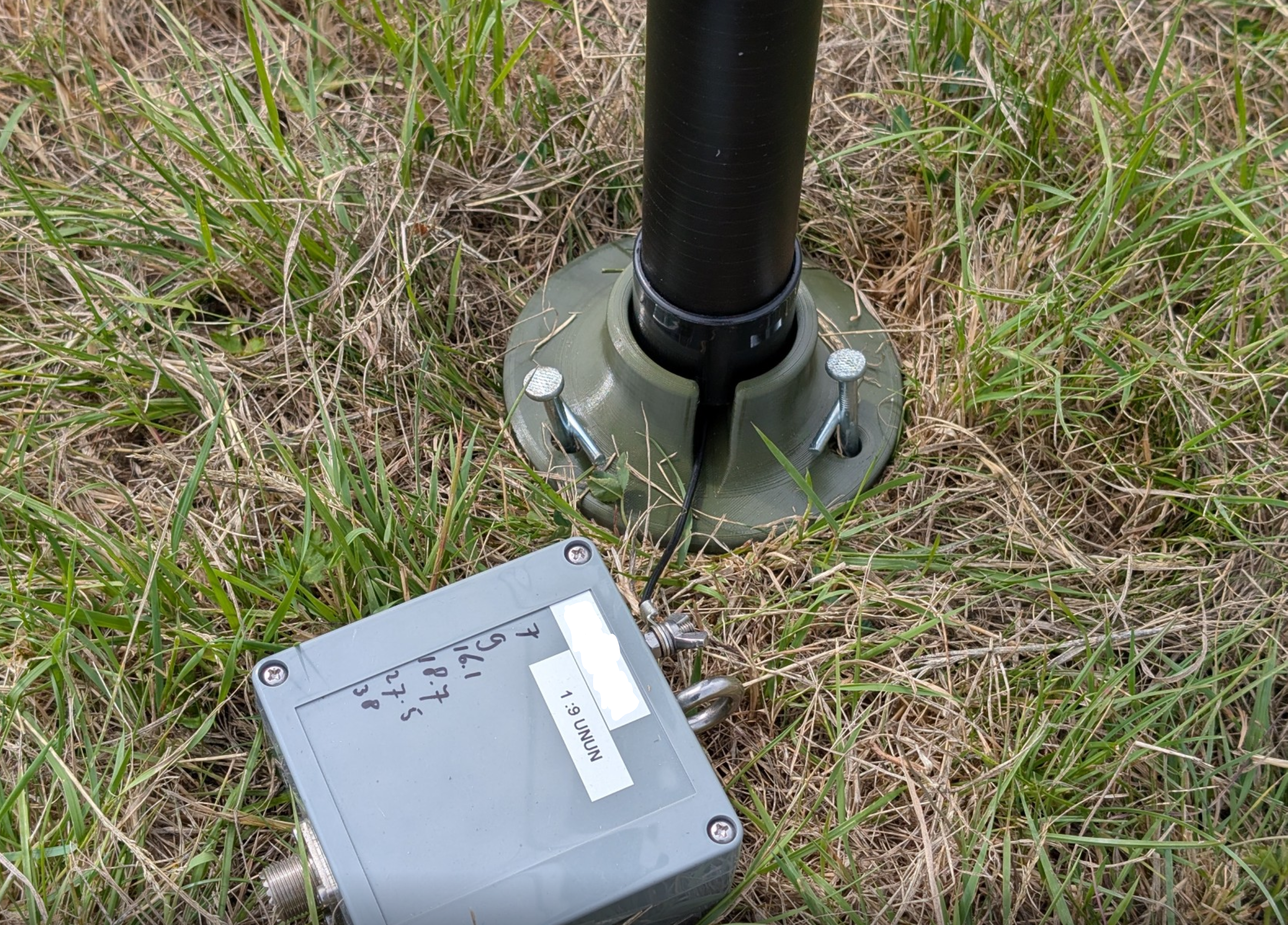 Antenna mast portable base support for the Power Pole 7 Expedition