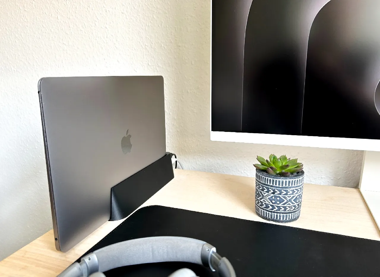Minimalist MacBook Air/Pro Docking Station with Integrated USB-C