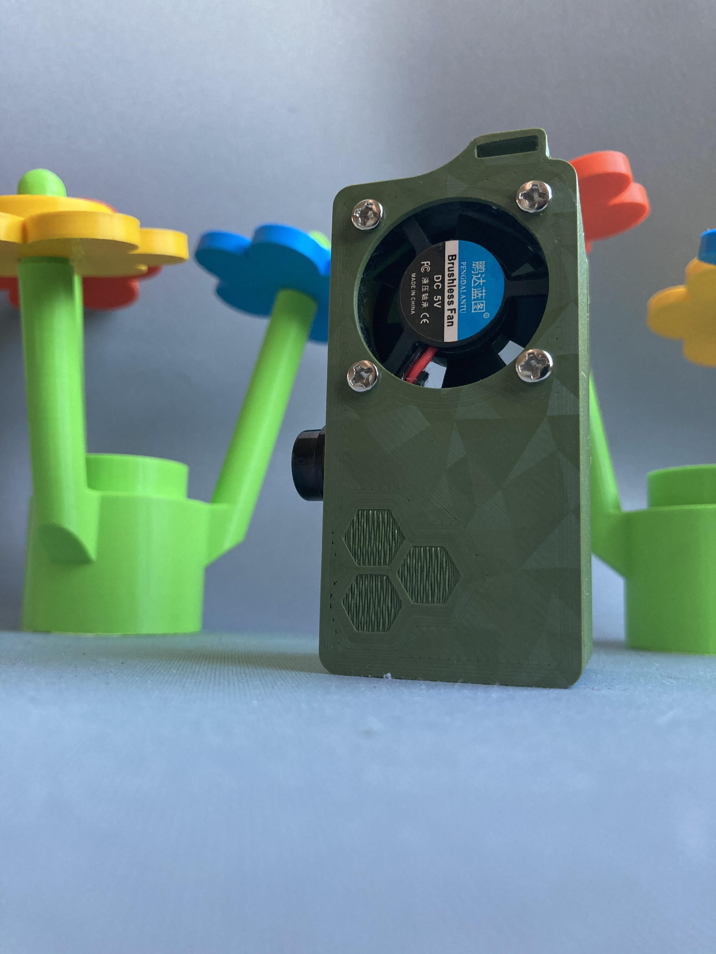 Miniatura 2 do modelo 3D Tiny portable pocket fan