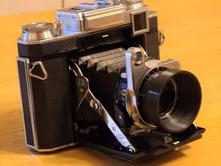 Zeiss Ikon Super Ikonta Hood replacing A37 hood by dynaqua