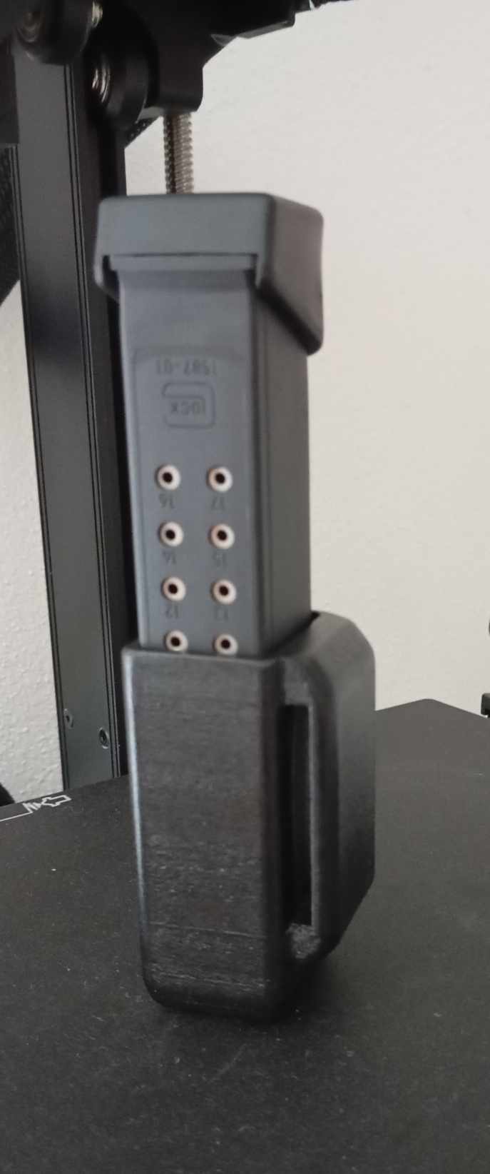 Samosvorné pouzdro pro zásobník GLOCK