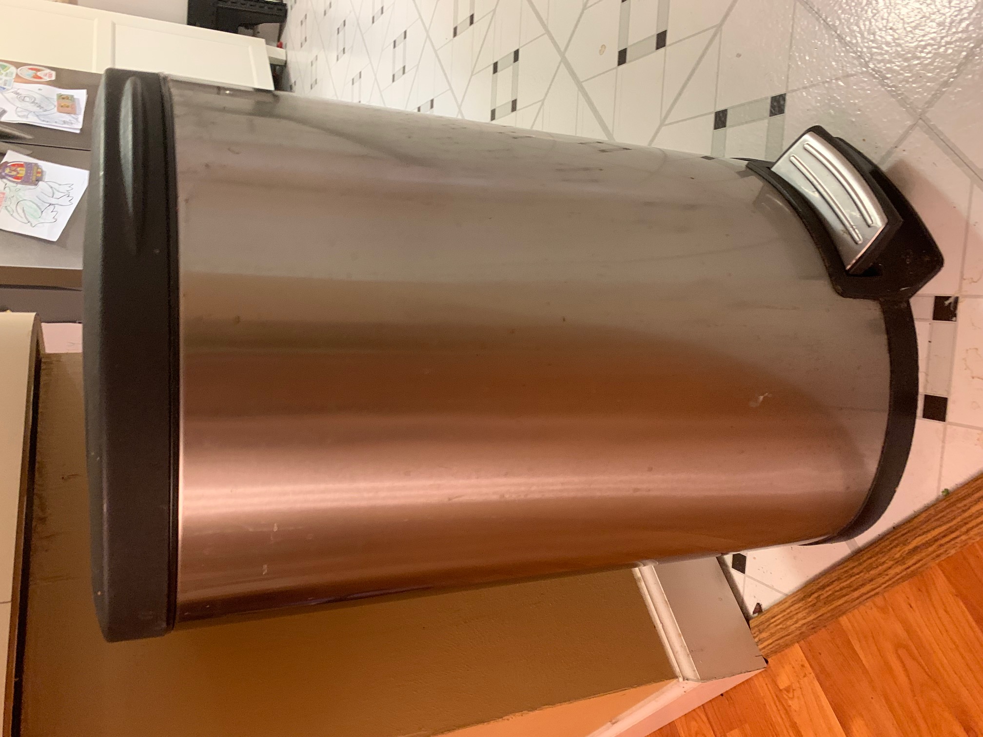 Trash Can Clip