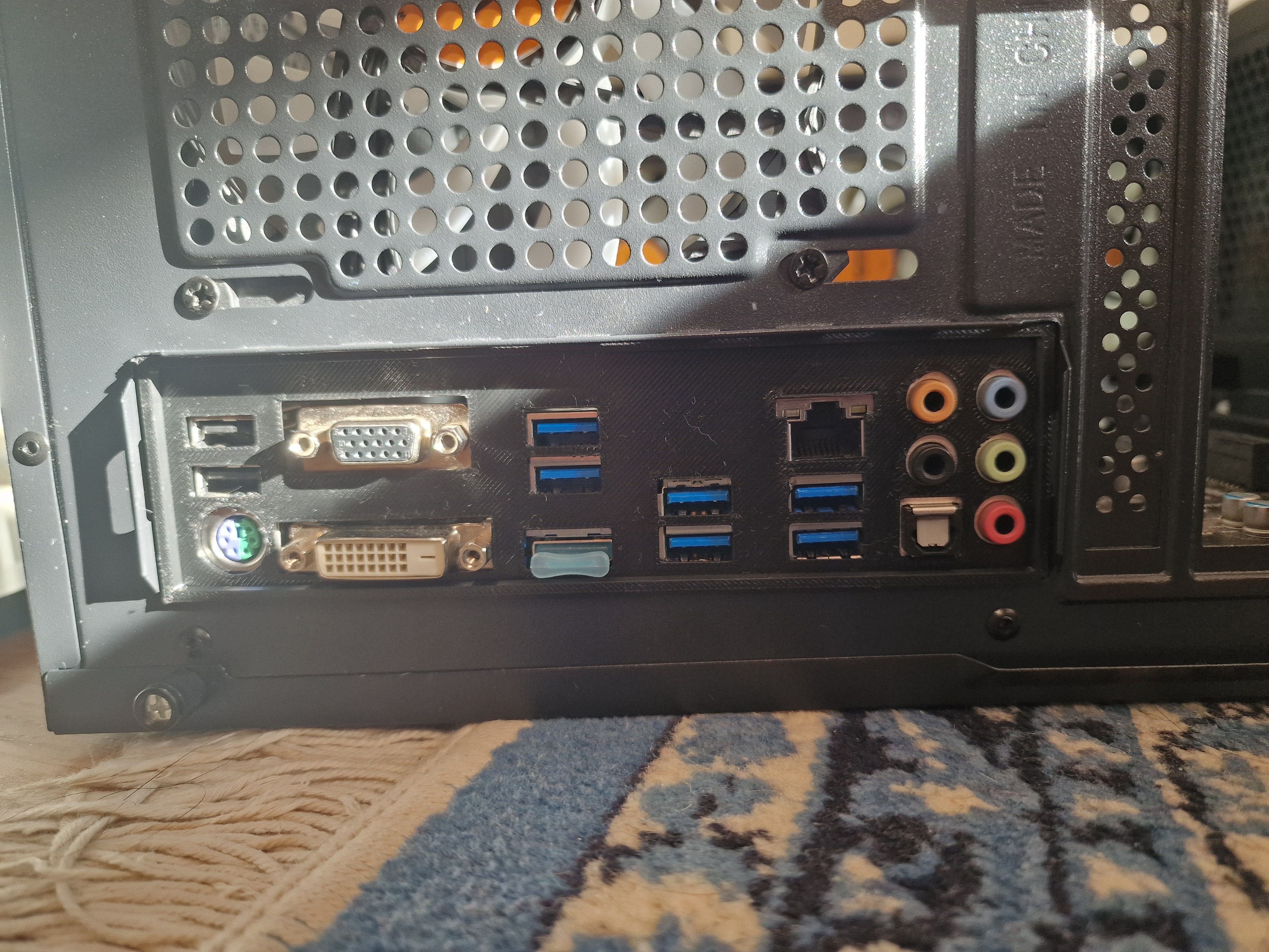 IO shield for Gigabyte Z87 D3hp
