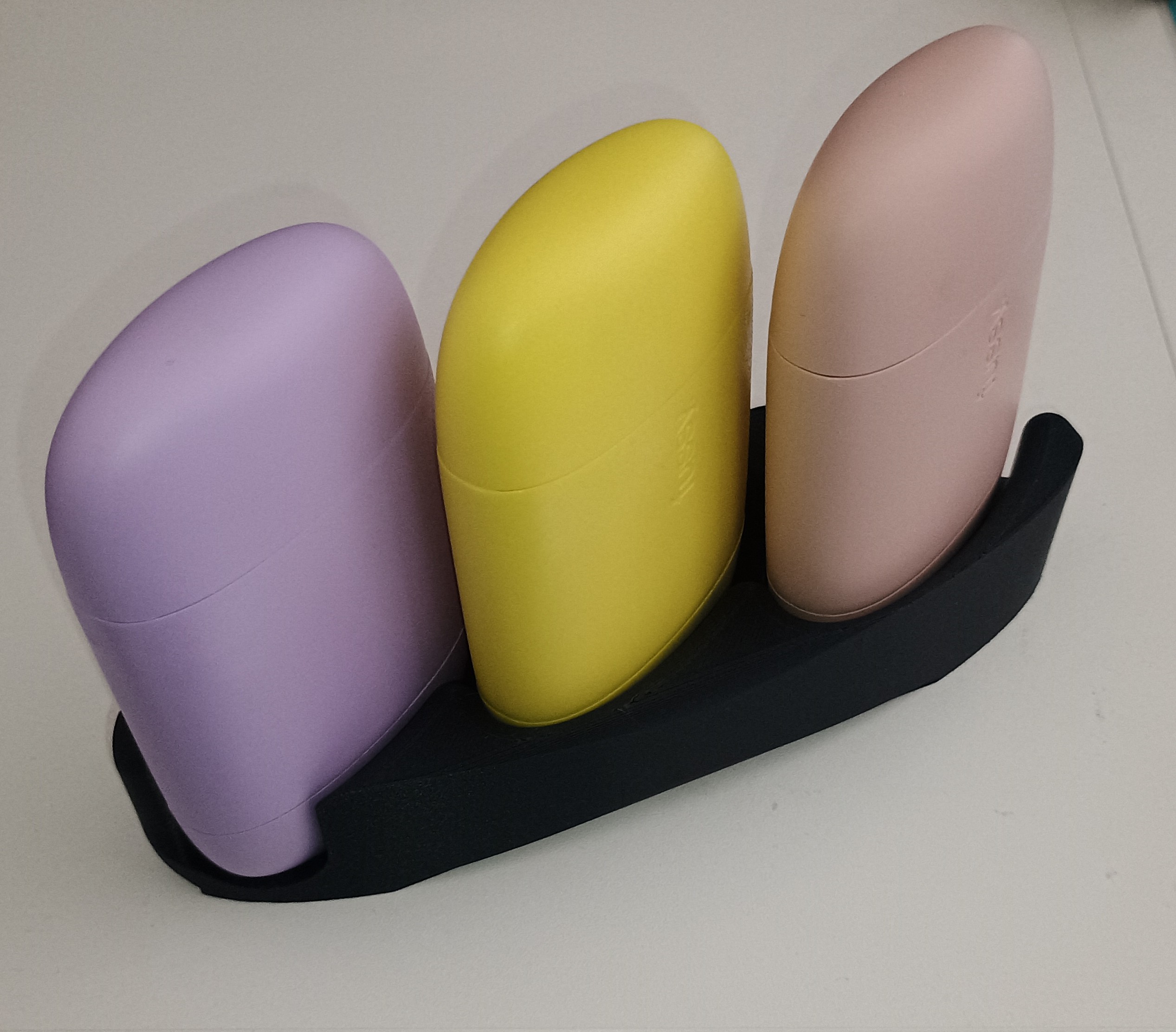 Triple Fussy deodorant stand