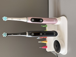 Toothbrush stand braun io 9 series