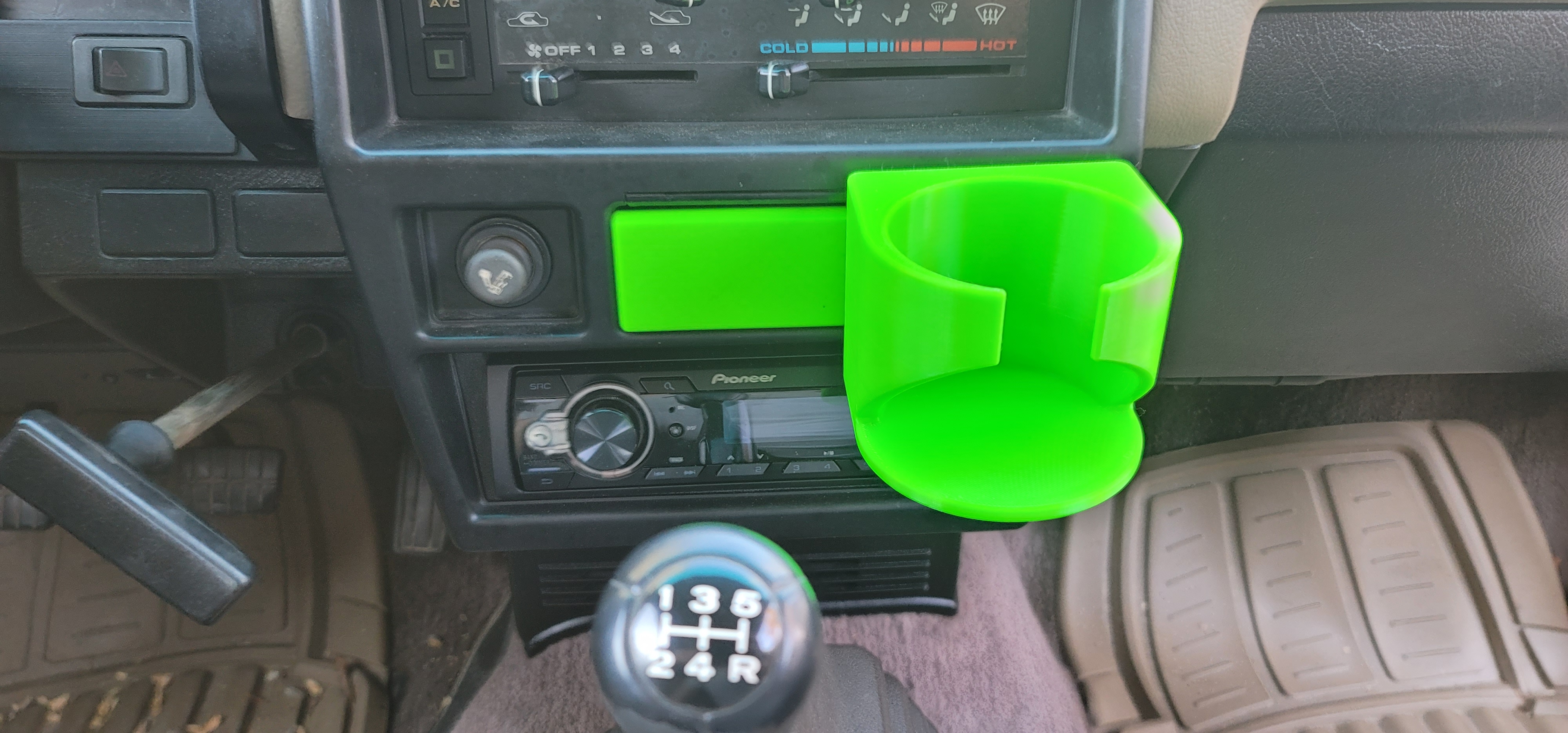 D21 Cupholder