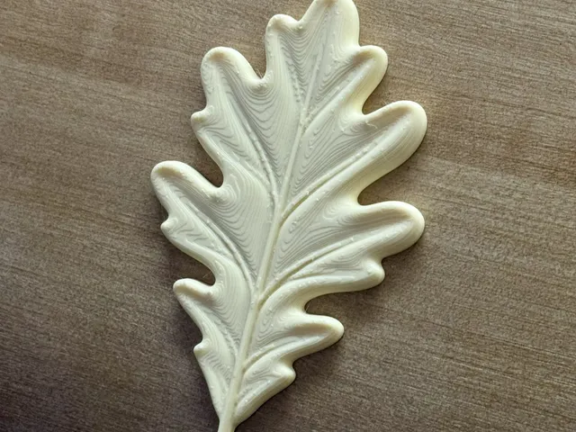 relief oak leaf solo symbol model