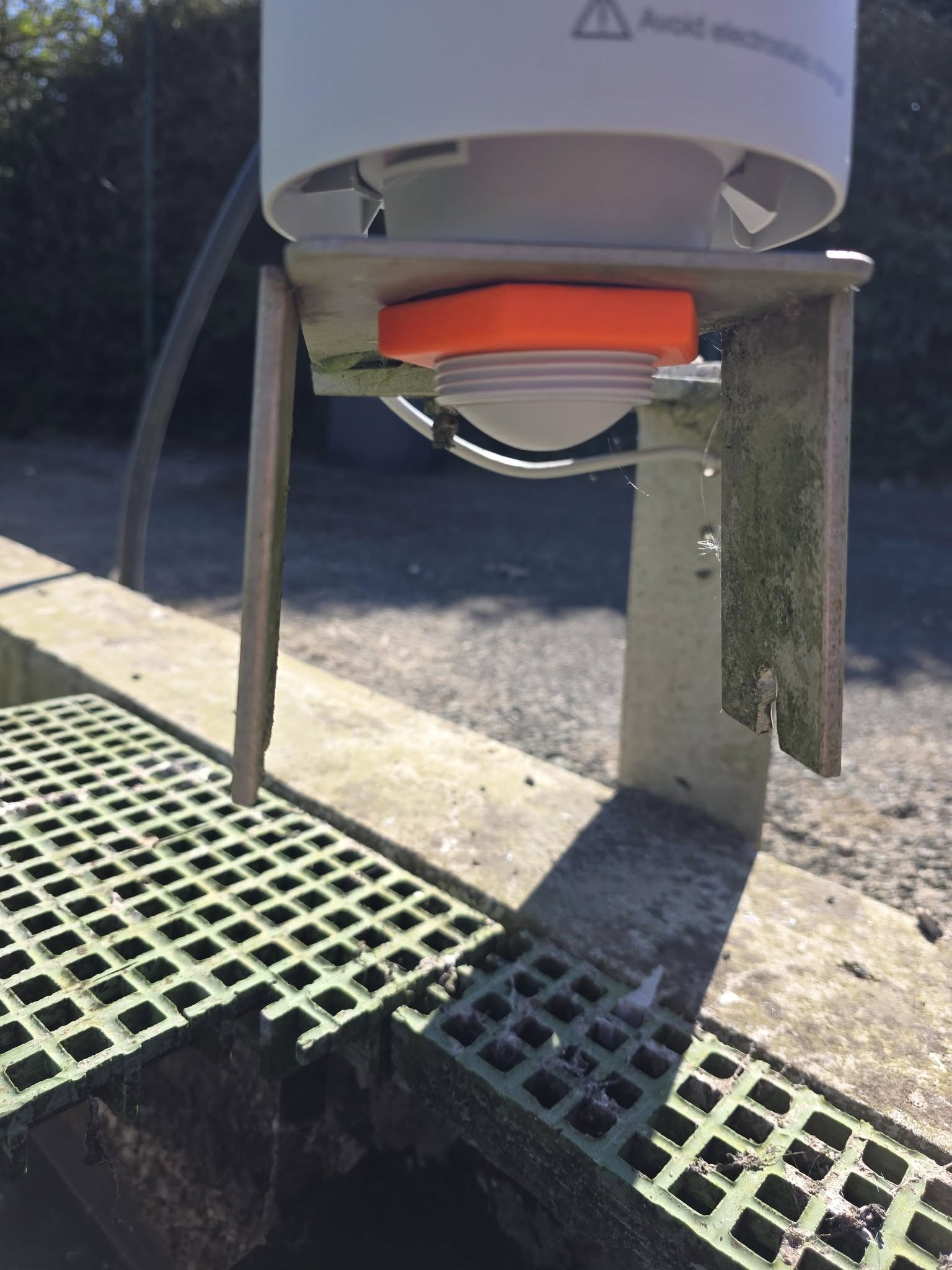 Ecrou de fixation capteur radar