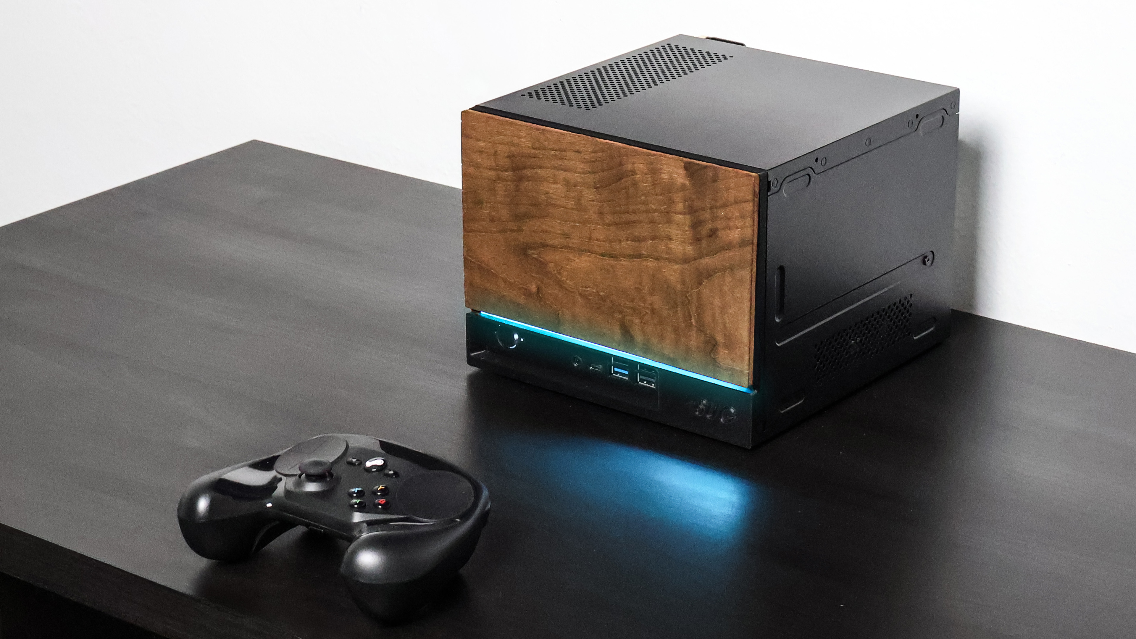 SUG: STEAMY-MEET Gaming PC Case