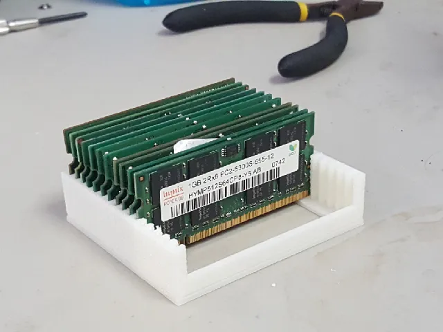 Laptop SO-DIMM RAM holder