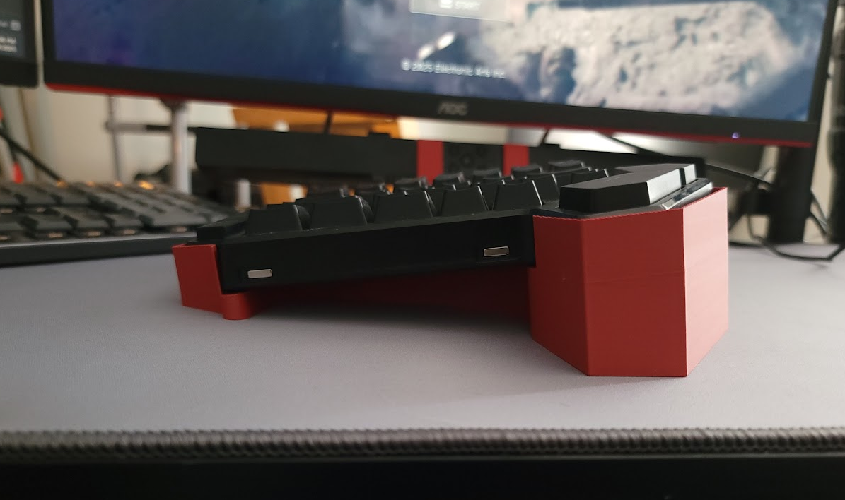 Redragon K585 Keyboard Ergonomicish Holder