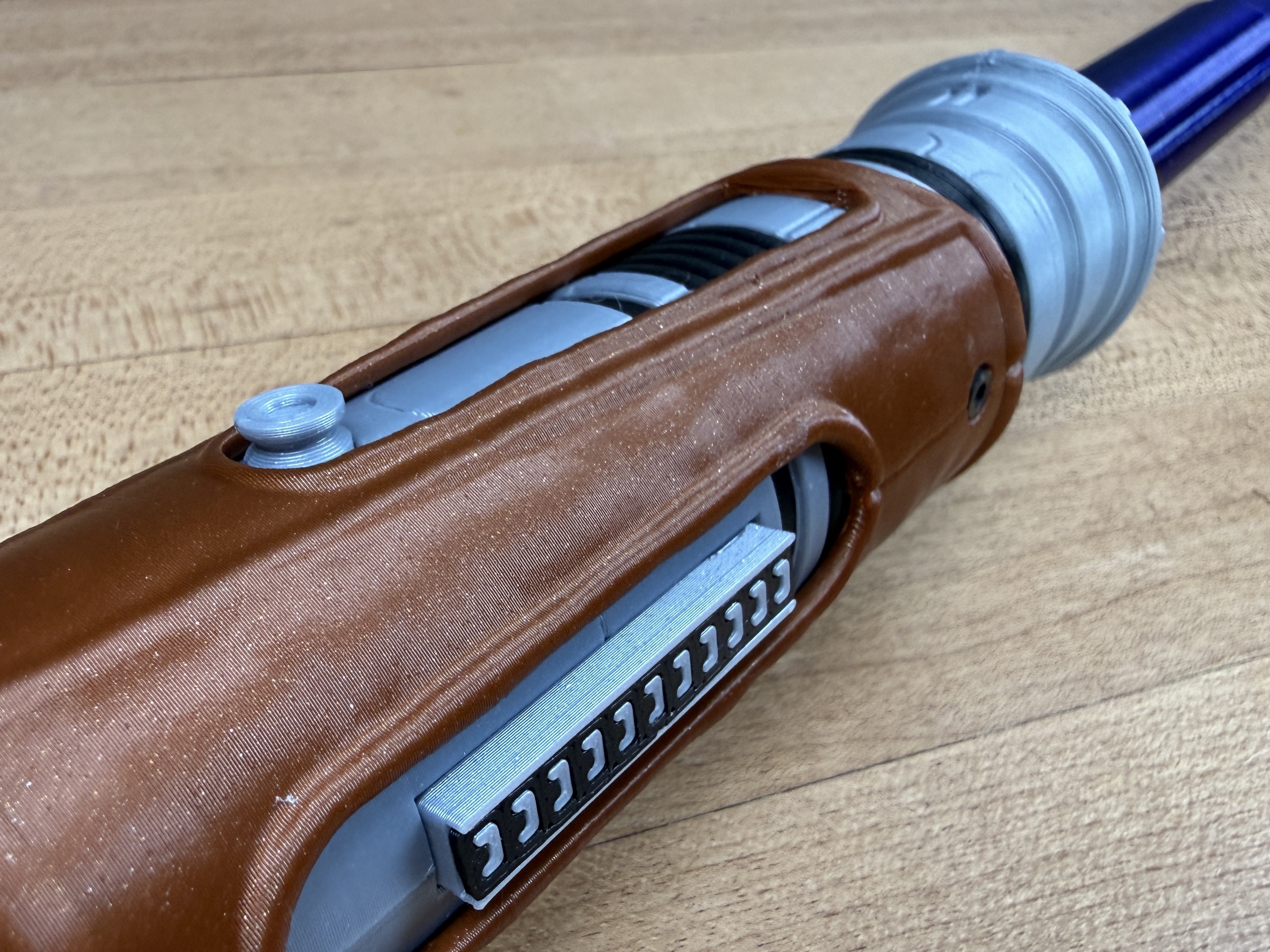 Devon Izara's Collapsing Lightsaber — miniatura 4