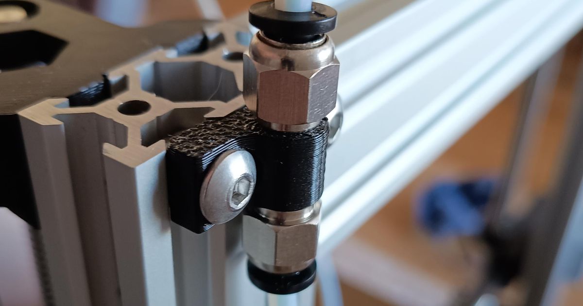 Simple 4mm PTFE fitting mount for 2040 extrusions by Green Flying Cubic ...