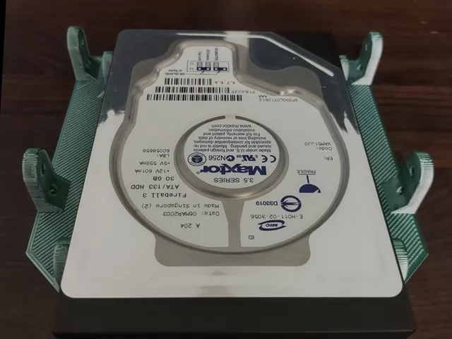 Hard drive bay adapter - 2.5" and 3.5" drive to 5.25" bay