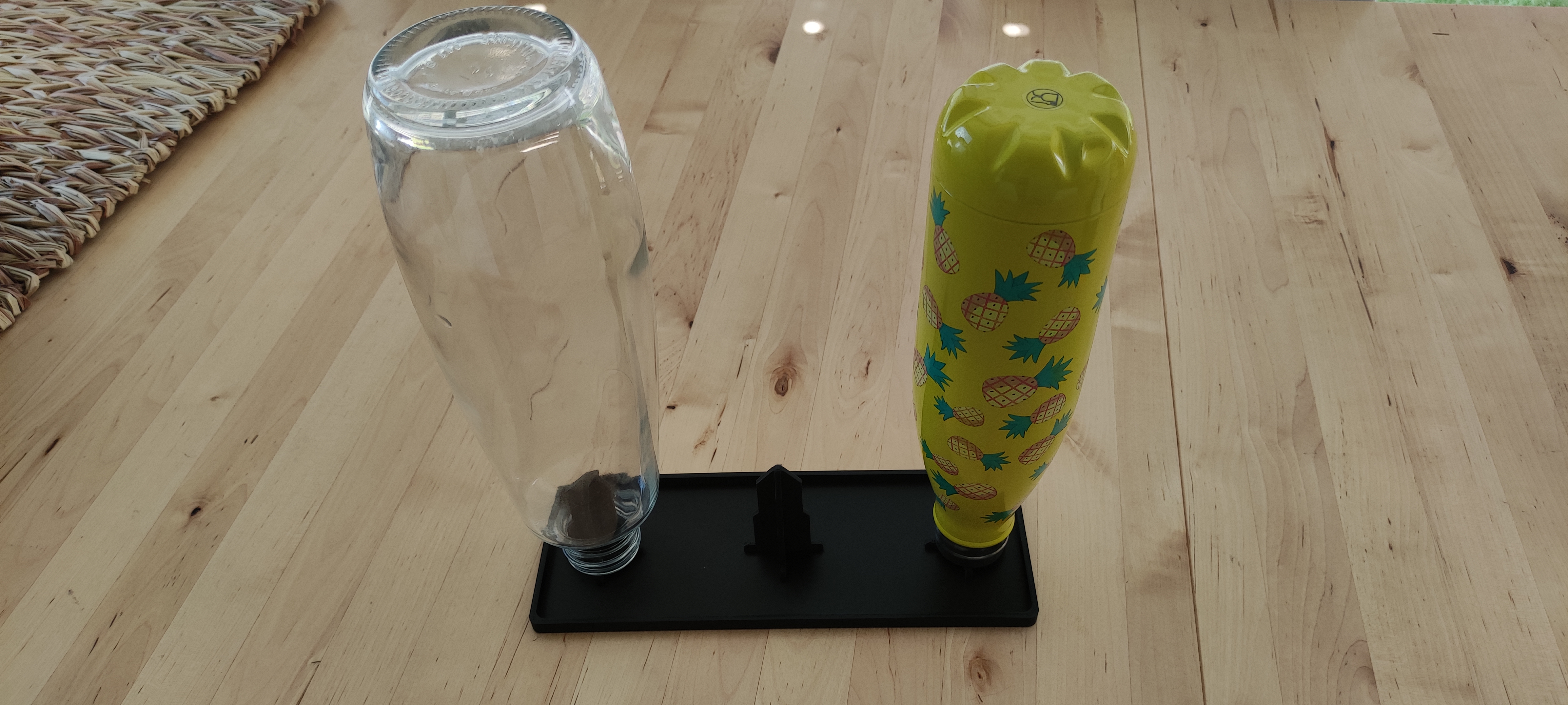 Sodastream bottles stand support