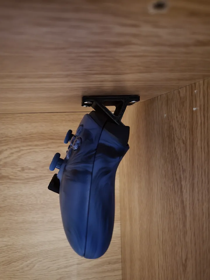 Controller holder under desk (Xbox series X|S) by TheRoyalEngineer ...