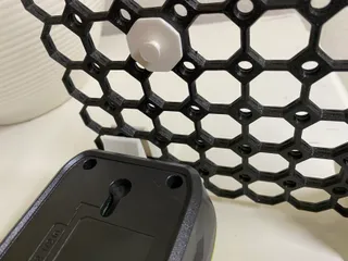 Multiboard connector for a regular screw mounting point