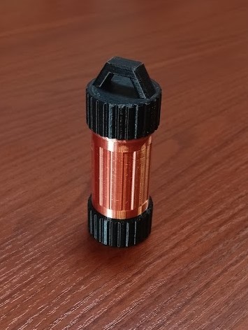 Miniatura 2 do modelo 3D EDC Capsule Container