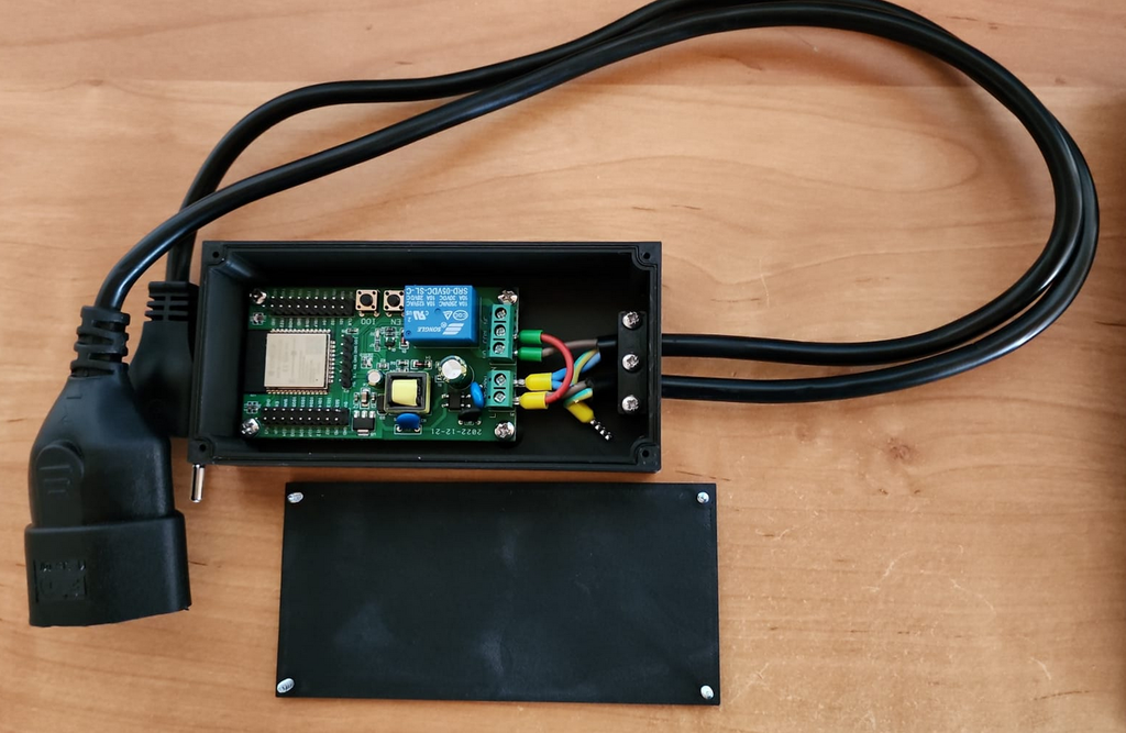 Boitier pour esp32 avec relais by bengongon download free stl model