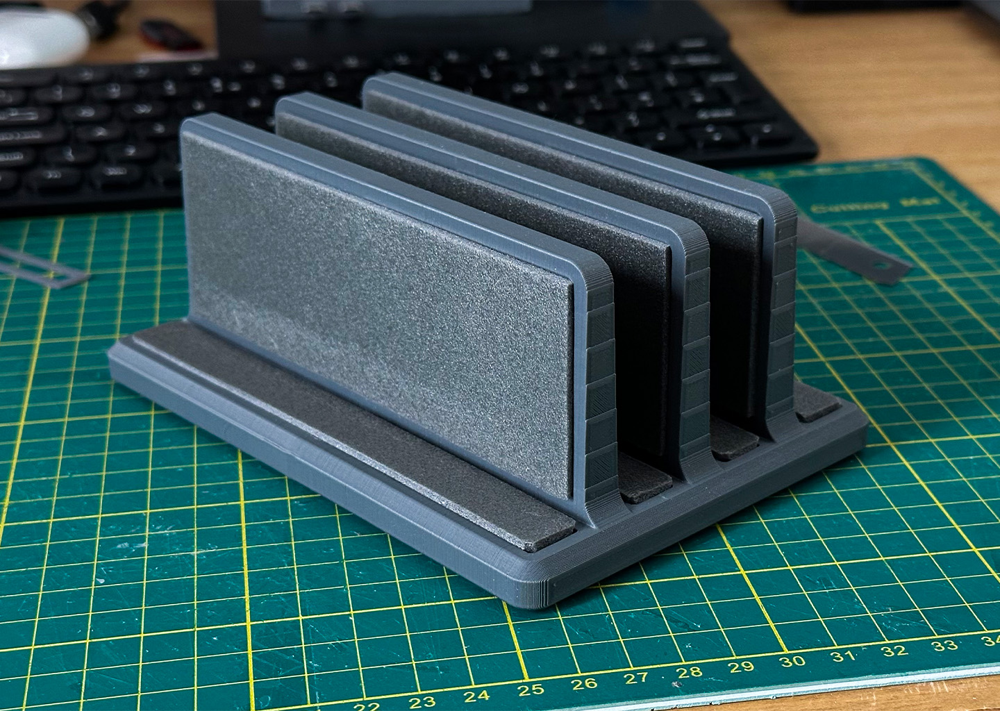 MacBook & iPad 2 Bay Laptop/Tablet Stand V2