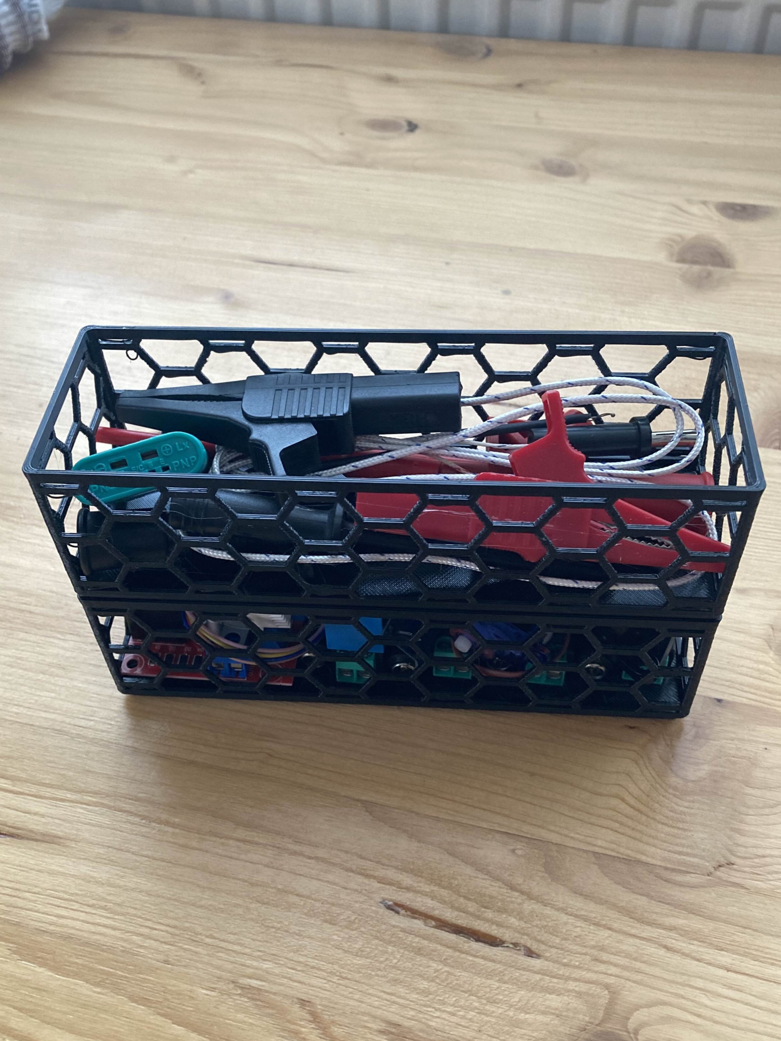 Miniatura 7 do modelo 3D Stackable Hexagon Box - Honeycomb pattern box