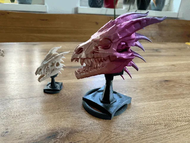 Dragon-Skull with Stand/Drachenschädel mit Standfuß /NEW Stand added