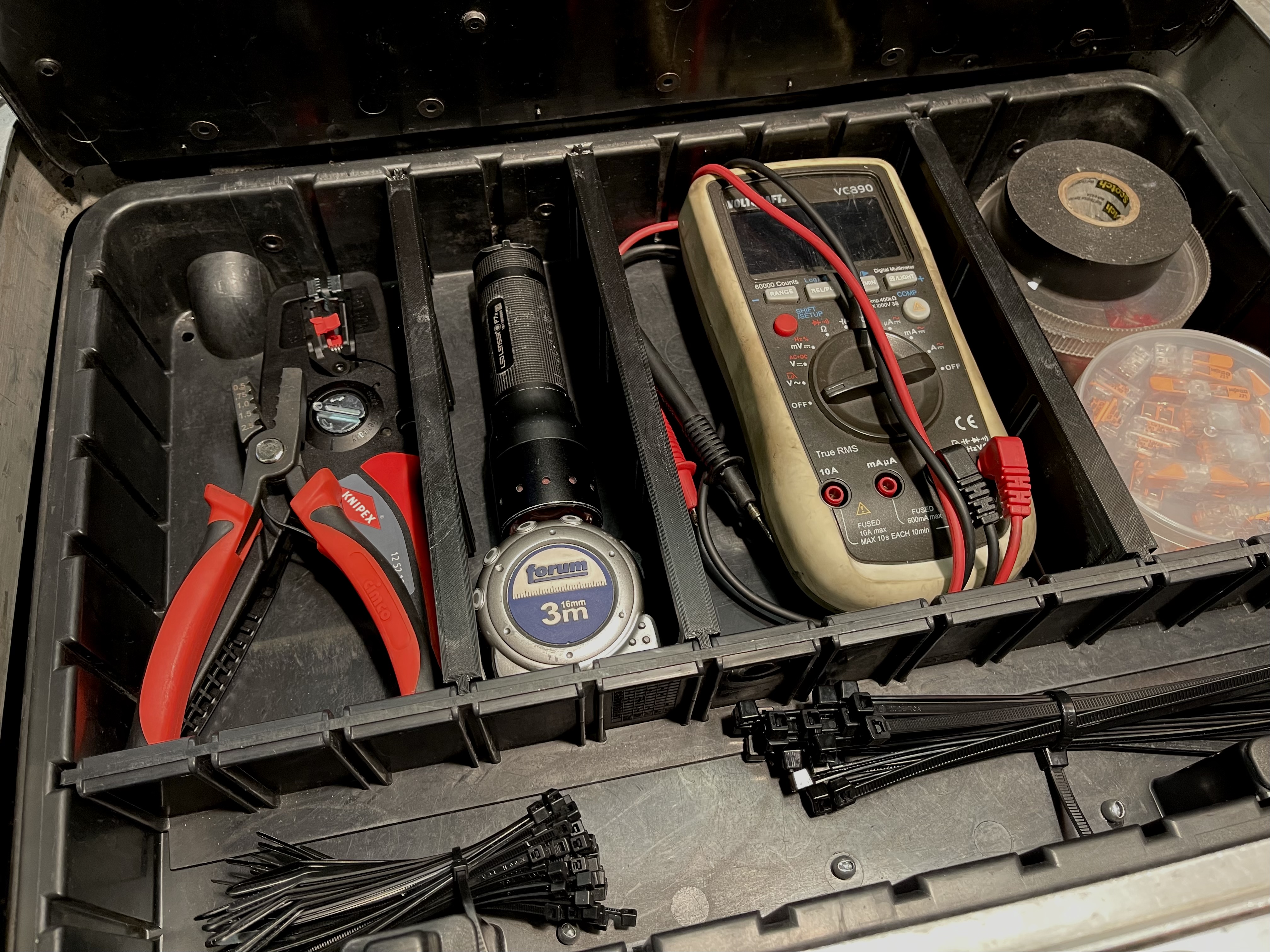 PARAT tool case divider