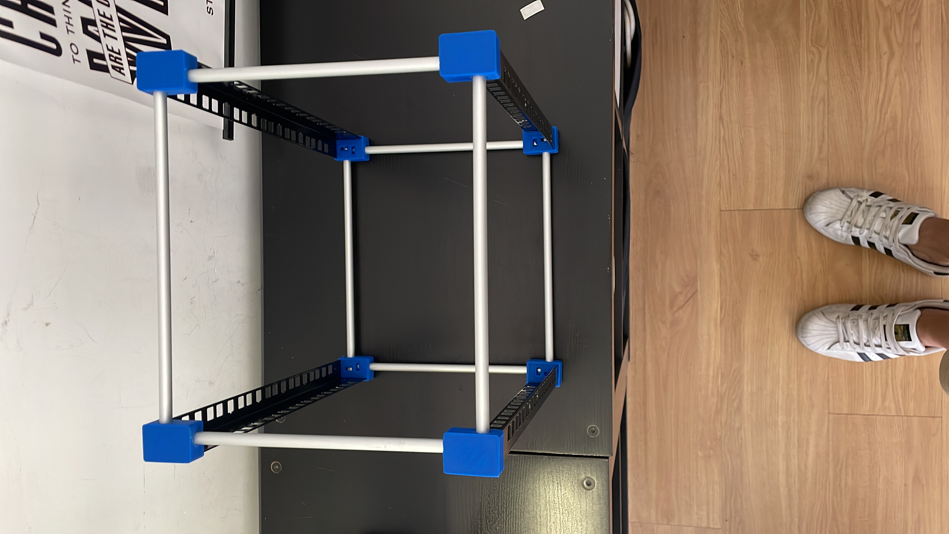 Miniatura 6 do modelo 3D Mini Server Rack
