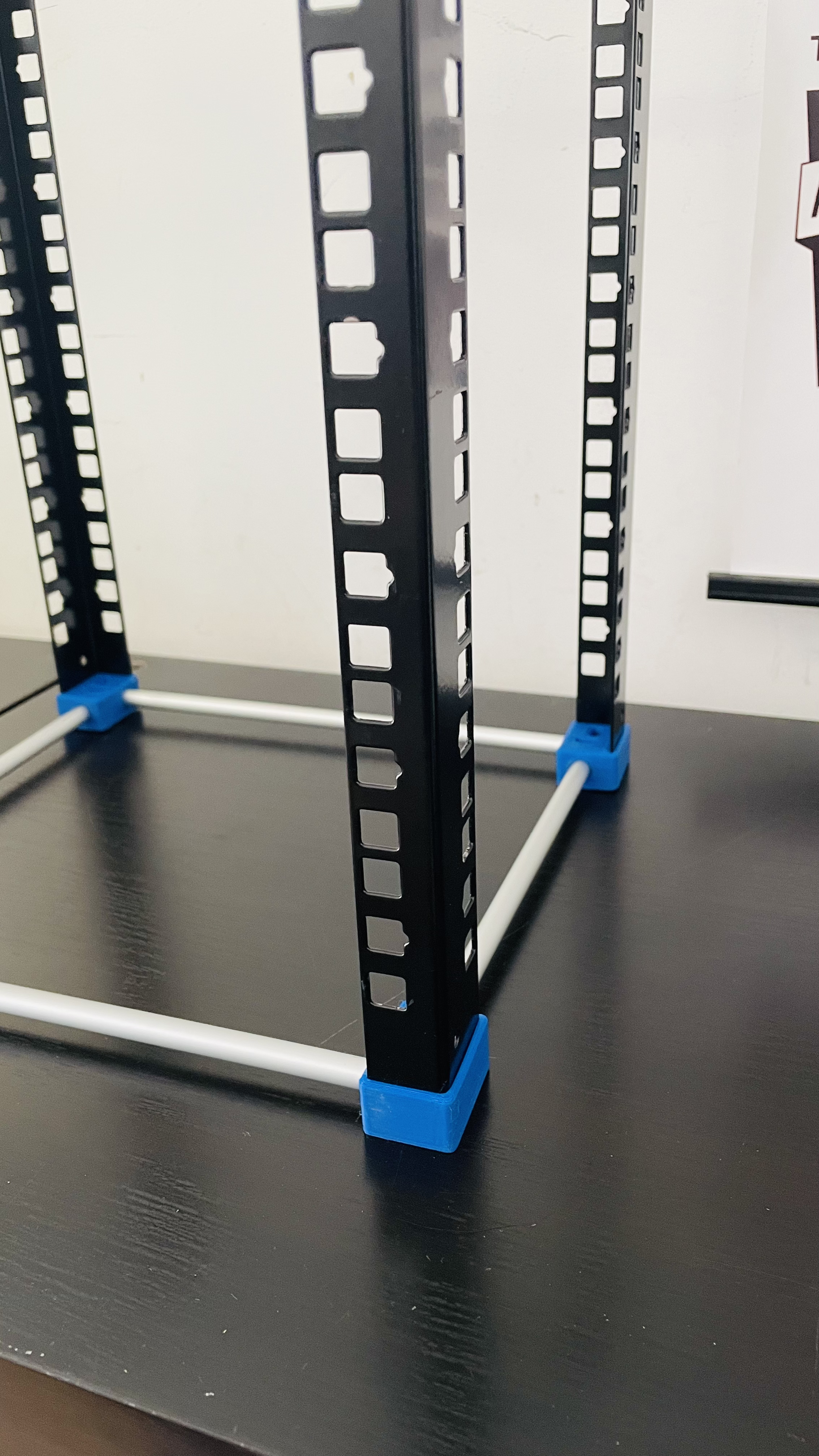 Miniatura 8 do modelo 3D Mini Server Rack