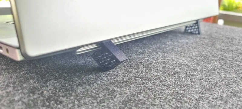 Dell XPS 9700 (2020) Riser / Ventilation Feet (v3.0) by 3DoM | Download ...