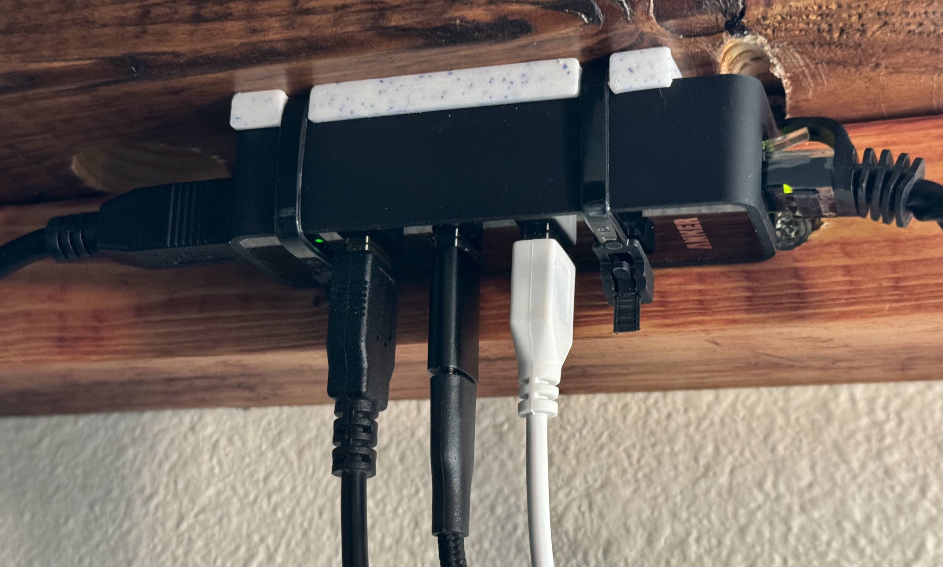 USB Hub Zip-Tie Mount