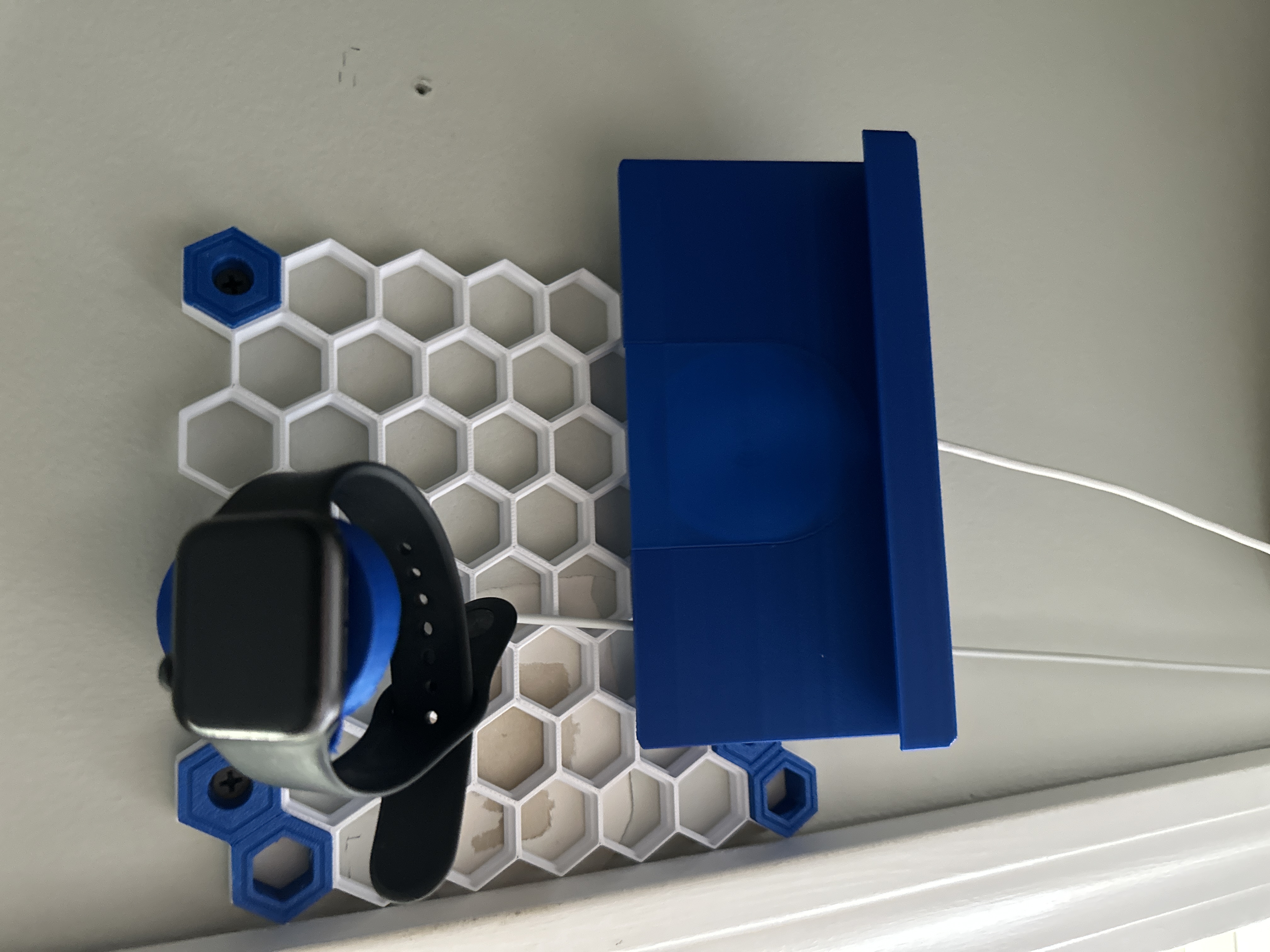 iPhone 14/14 Pro Magsafe Hex Wall Mount