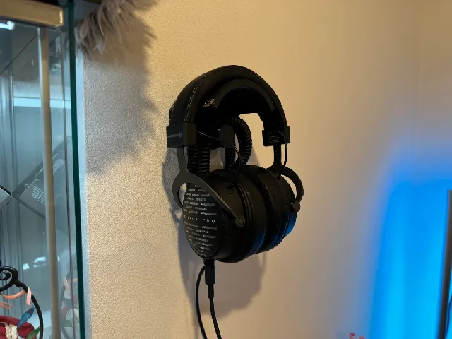 Headphone Hanger | Thumbtack Mounted