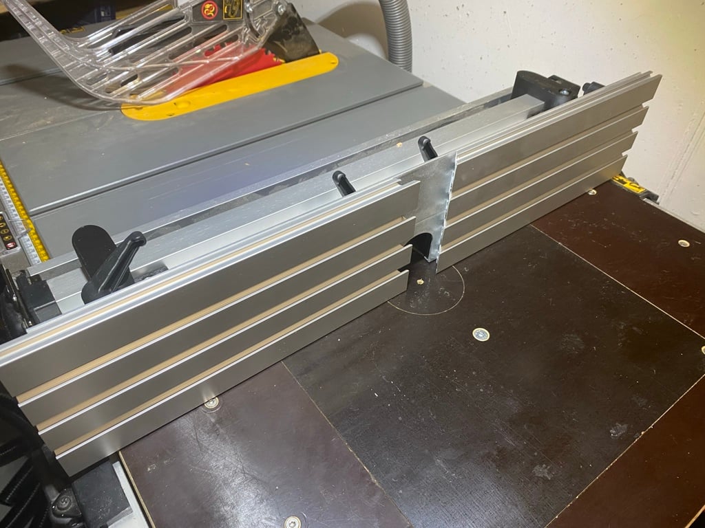 Dewalt DWE 7492 Router Fence by fru8500 | Download free STL model ...