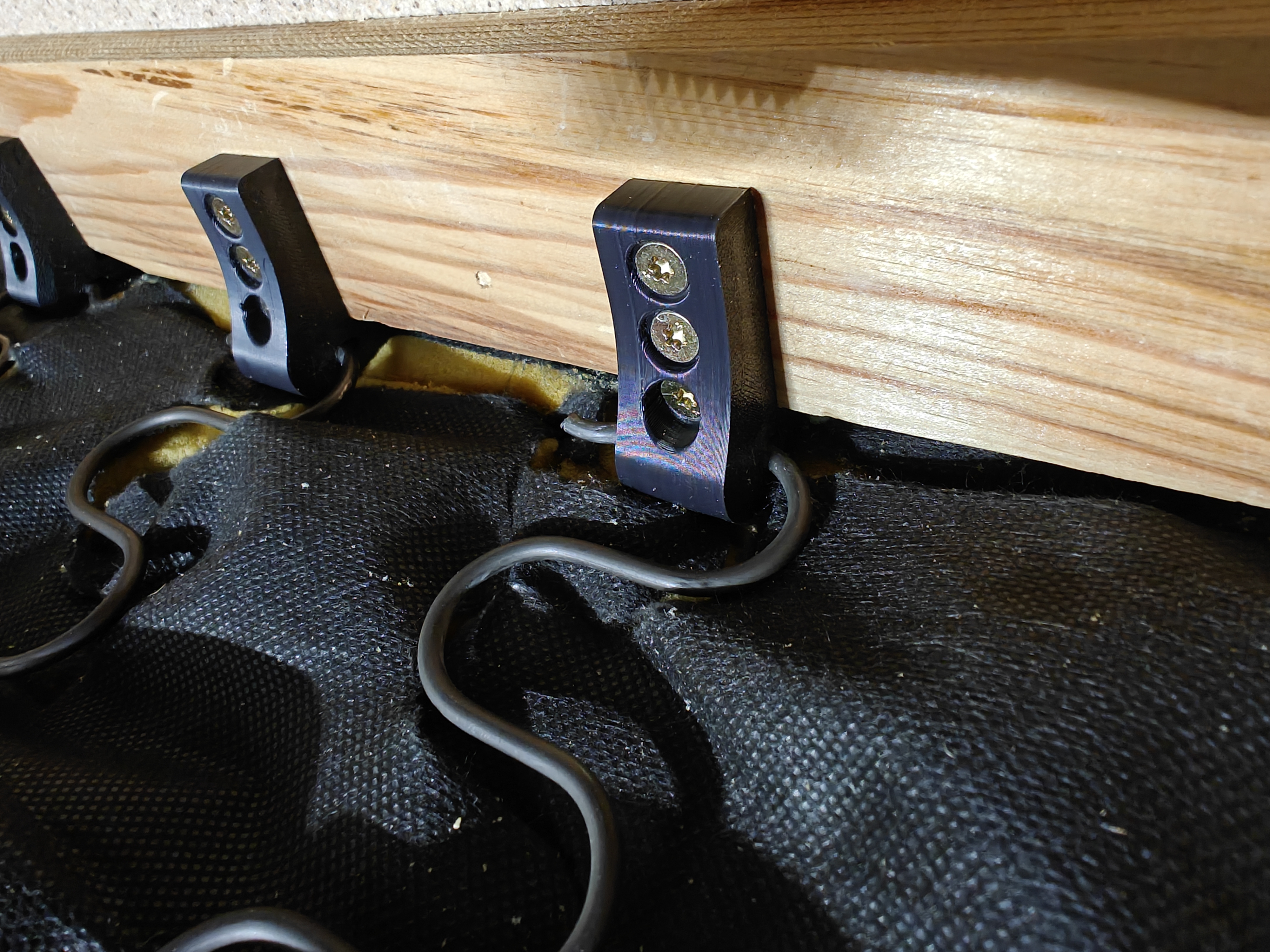 Nosag / zigzag spring repair bracket