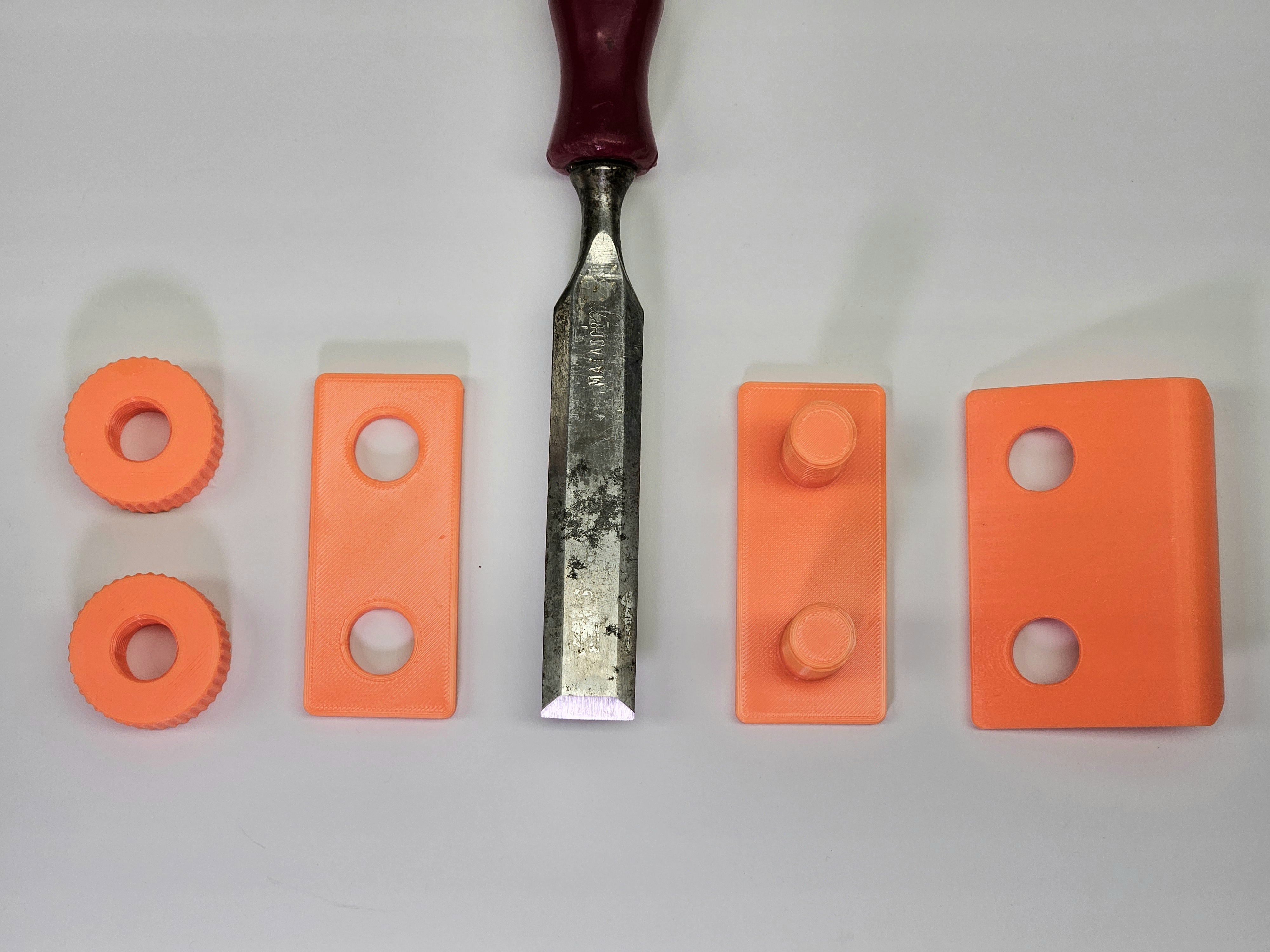 Miniatura 3 do modelo 3D Bench Grinder Chisel Holder