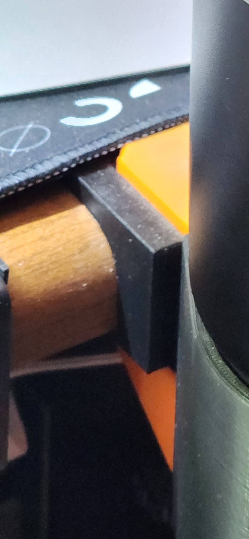 The Laptop Saver - Beveled desktop adapter (with screw holes)