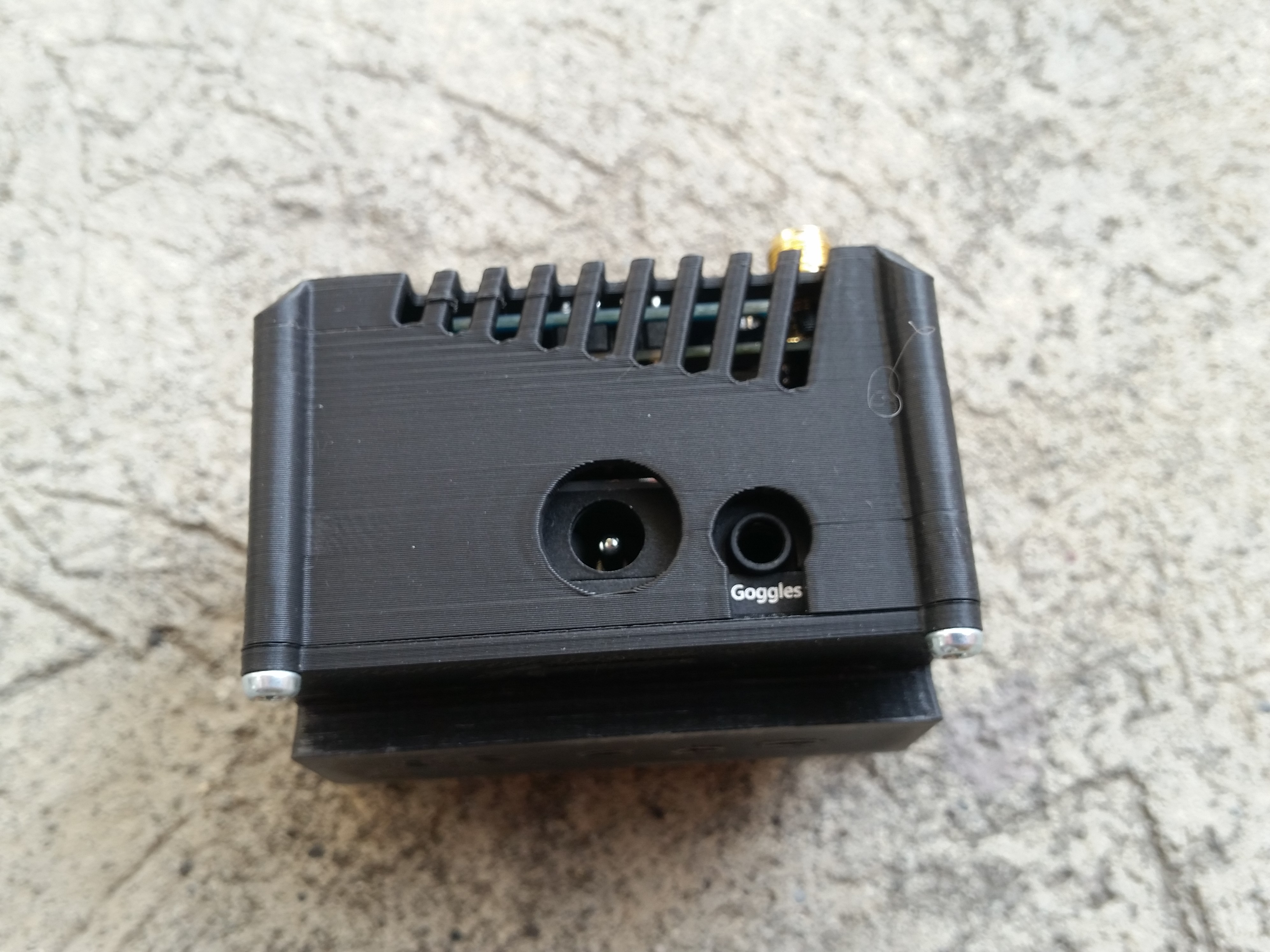 Mocowanie do Walksnail goggles X odbiornika analogowego 5.8GHz SpeedyBee, Model GR58-AT