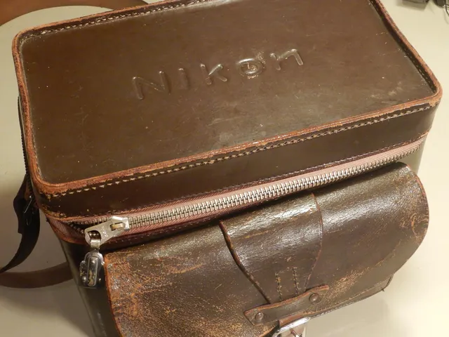 upper insert for Nikon compartment case model II rangefinder