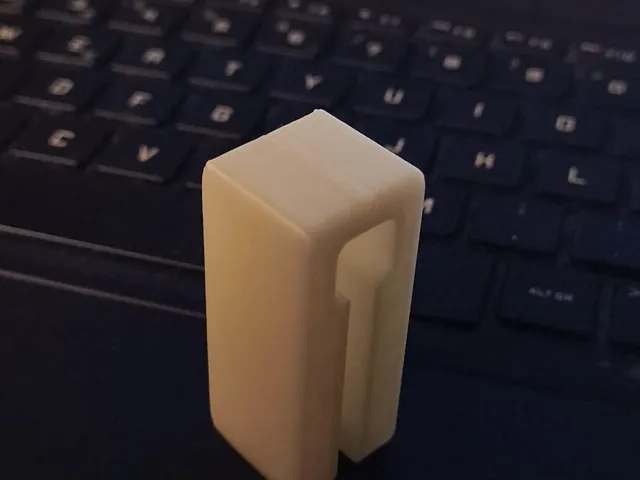 Curtain holder