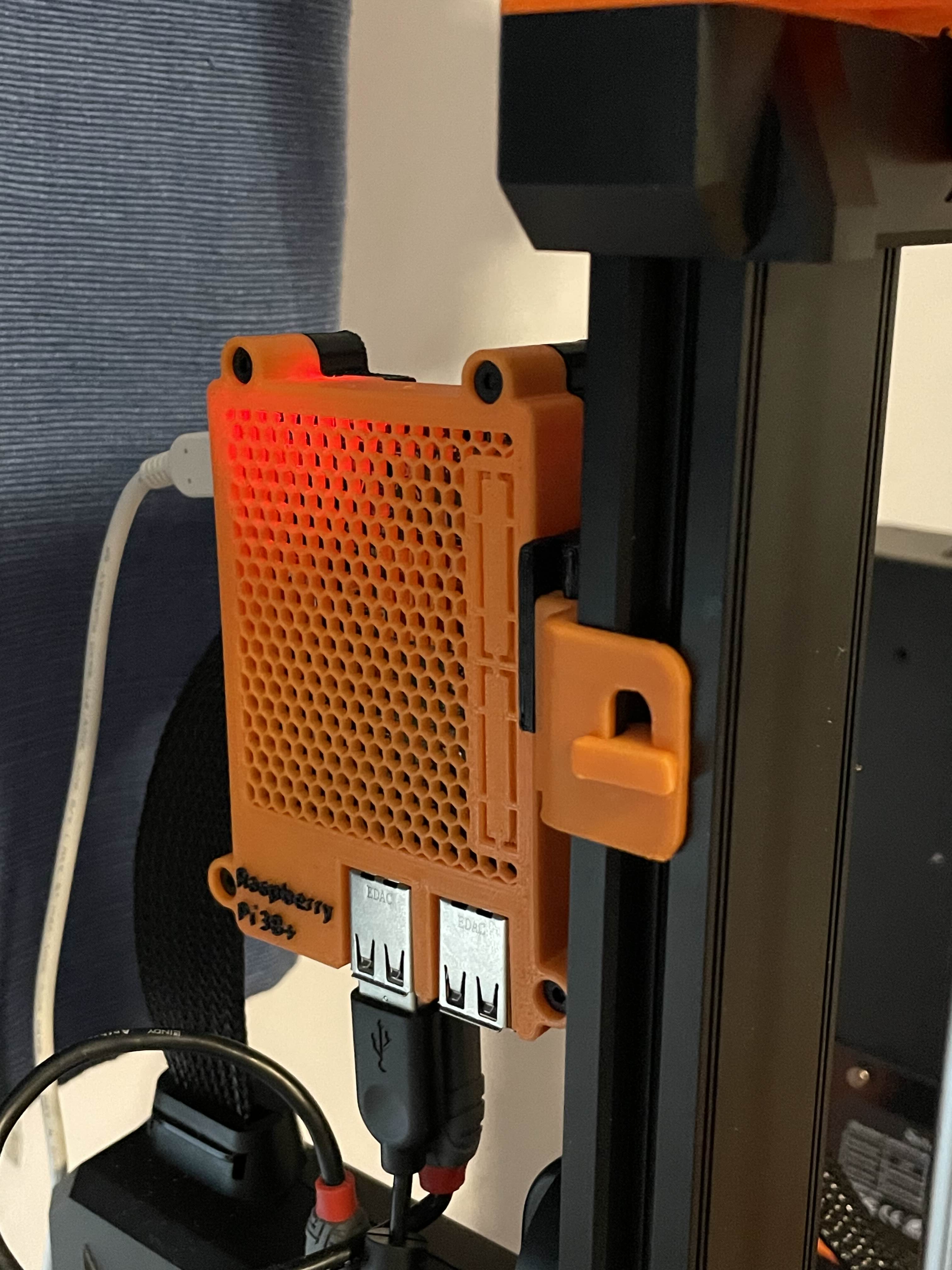 Raspberry Pi 3B Hex Case with clip for Sovol SV06/Plus Frame Mounting Solution