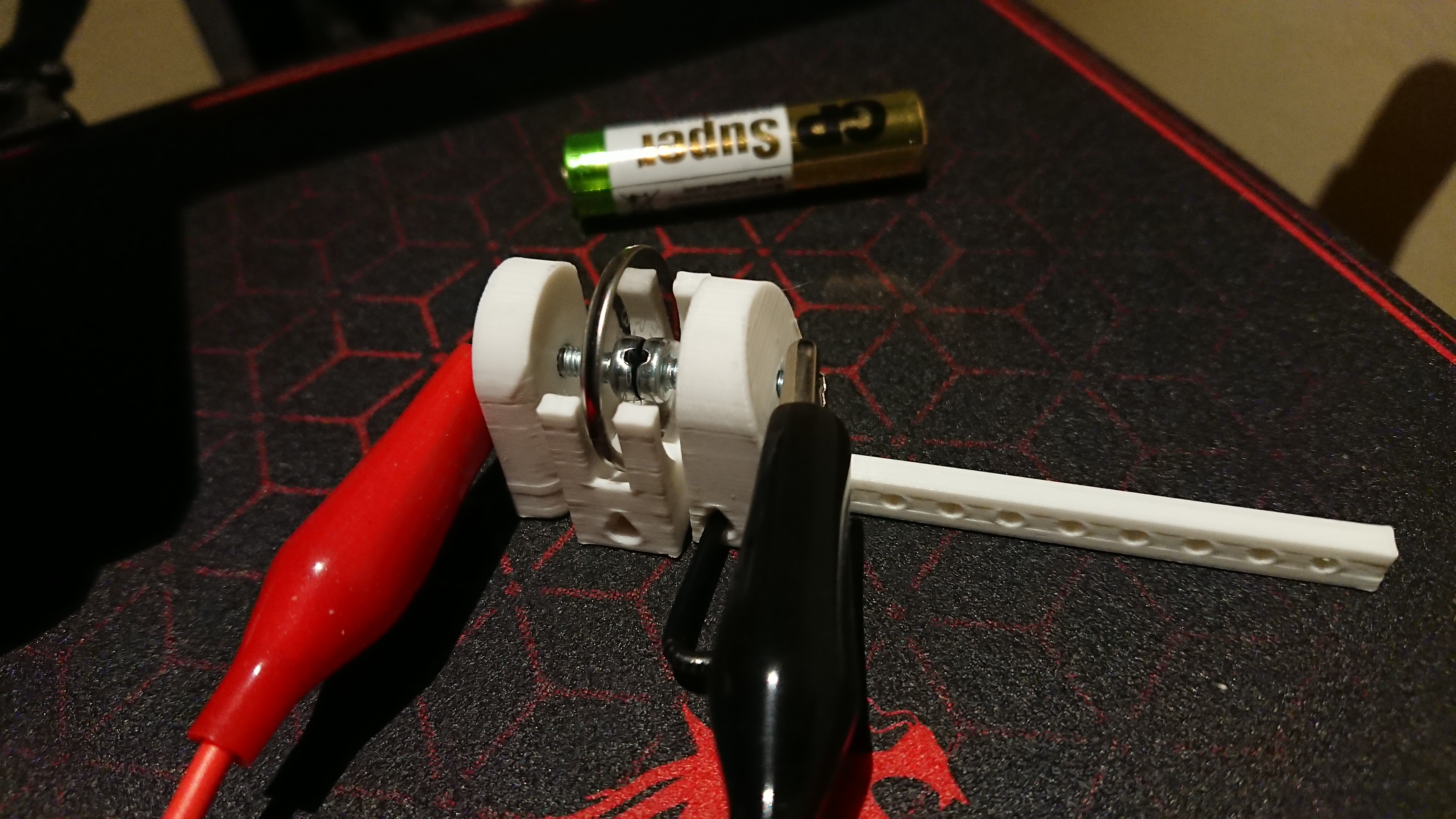 Miniatura 2 do modelo 3D Universal prototyping battery stand