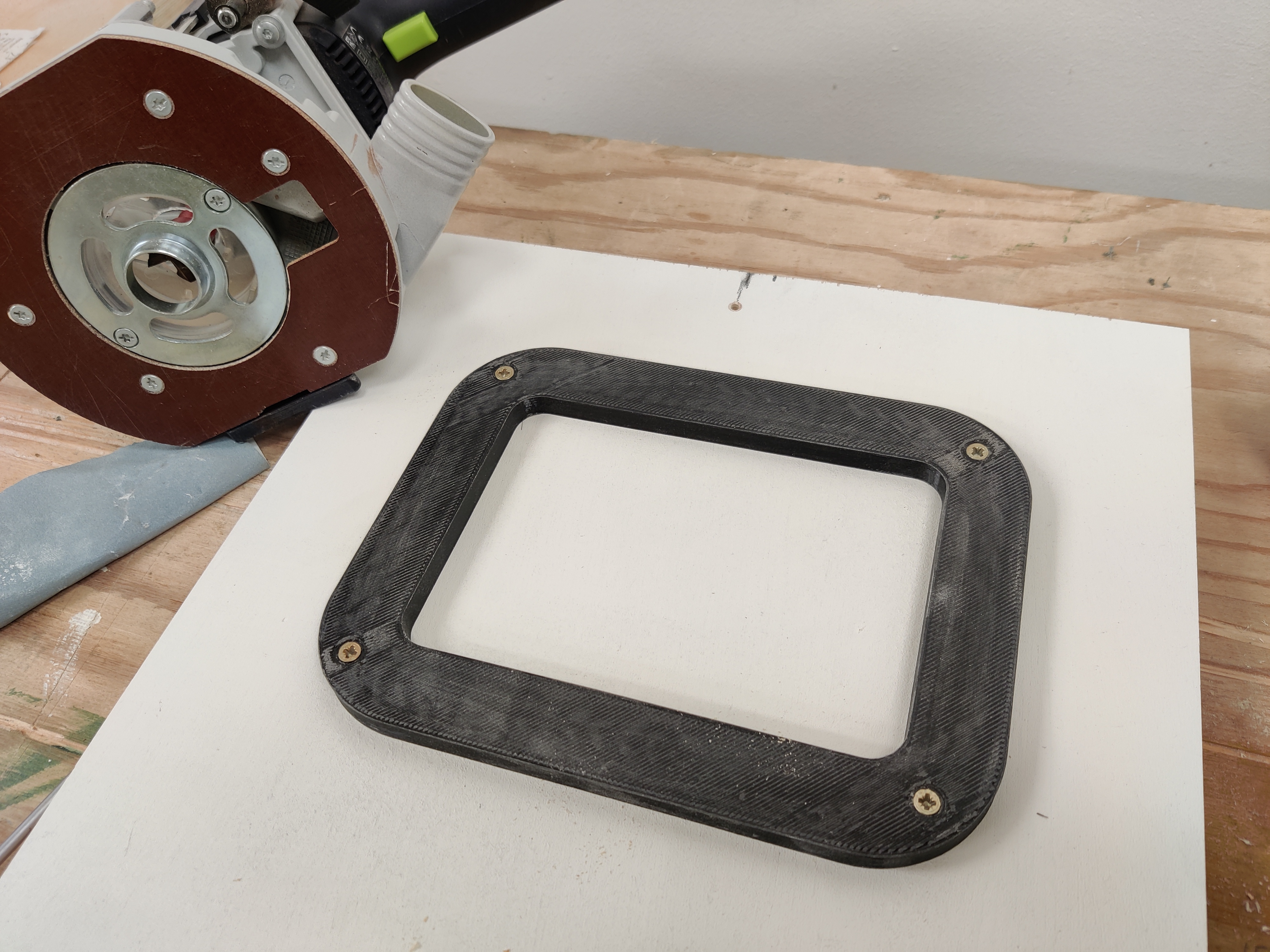 Hidden folding handle - router template
