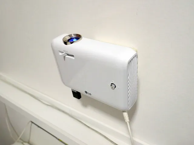 Projector mount at 10º angle for LG PH550G