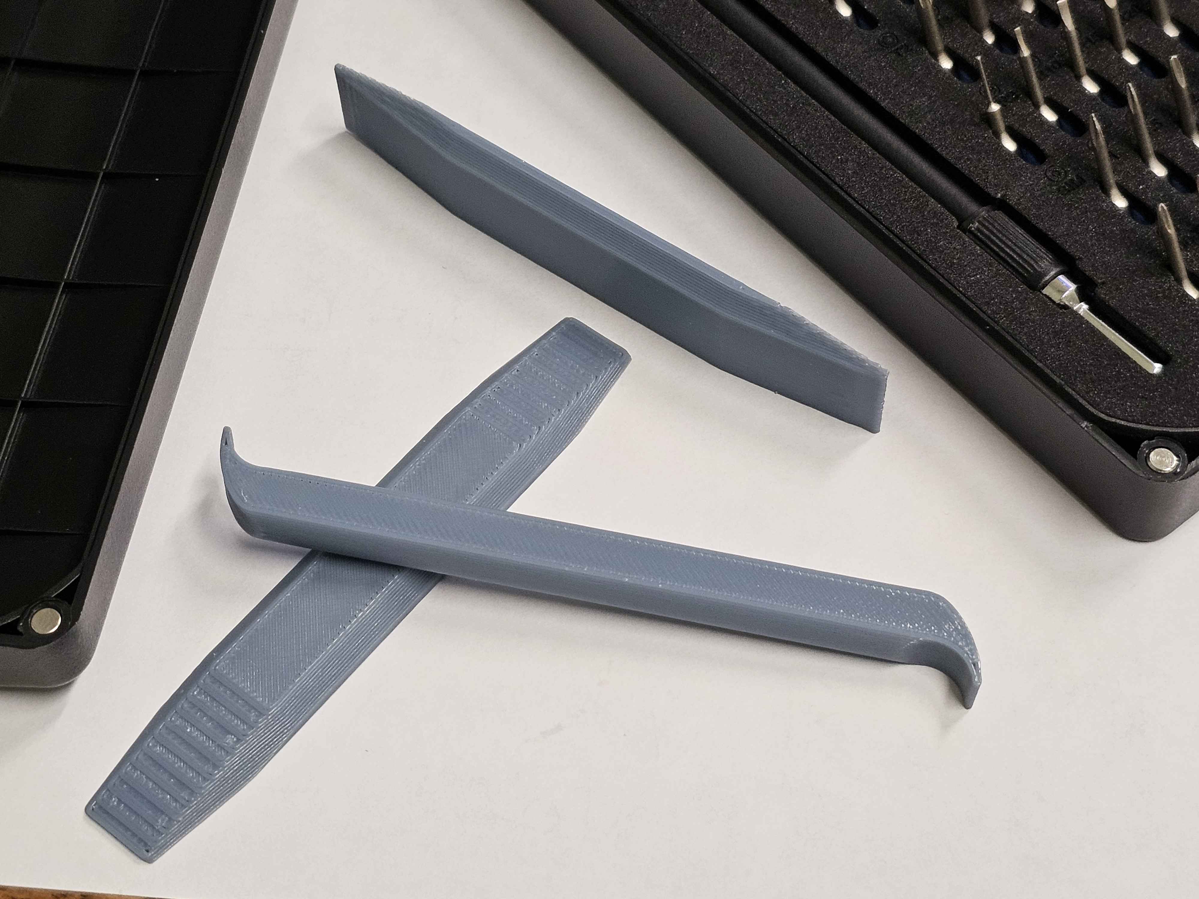 Prying Tools for Electronics (Spudgers)